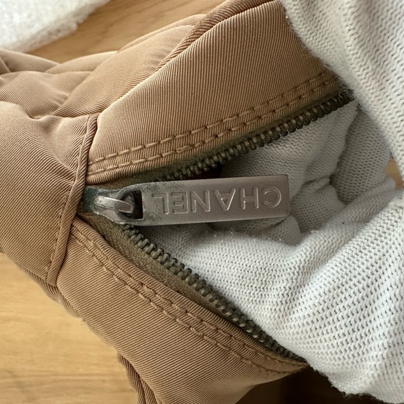 Chanel Shoulder Bag - Picture 13 of 16